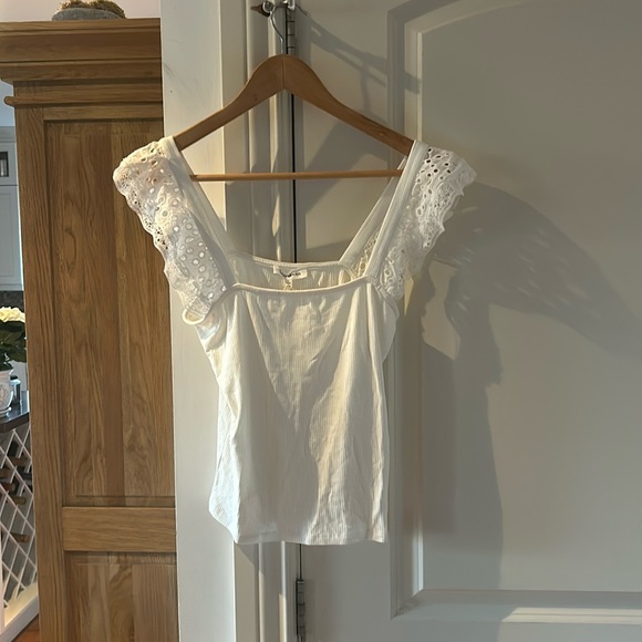 HEARTLOOK ANTHROPOLOGIE ribbed white tank with ruffle sleeves large - Picture 2 of 11